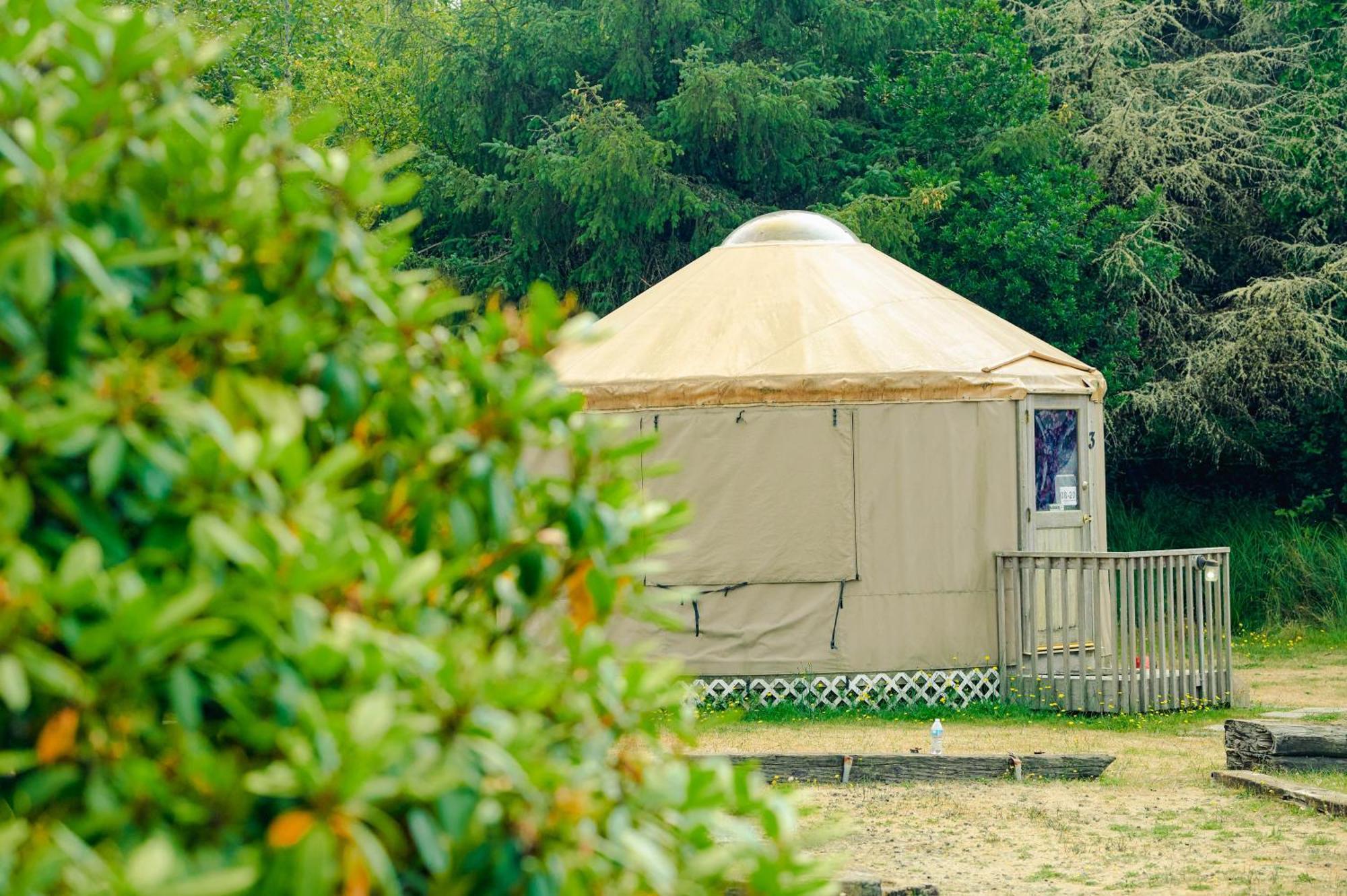 Long Beach Camping Resort Yurt 8 Oceanview Quarto foto